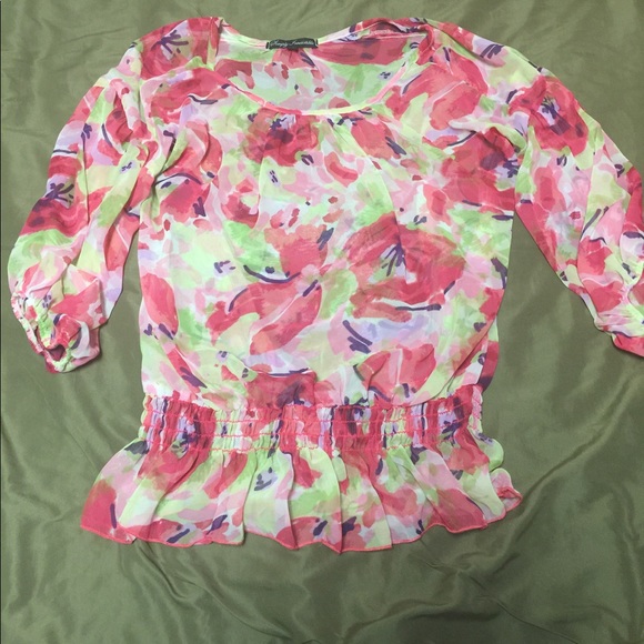 Simply Irresistible Multiple Blouse - Picture 2 of 7